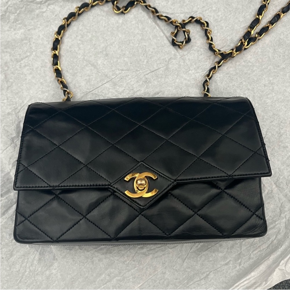 Chanel Single Flap Bag - Picture 4 of 13
